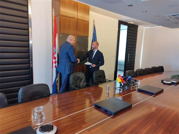 Slika /slike/Vijesti/2022/primopredaja 2.jpeg